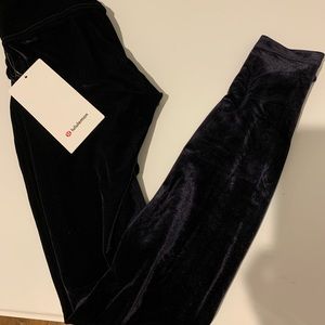 SOLD!! NEW size 6 full length lulu leggings